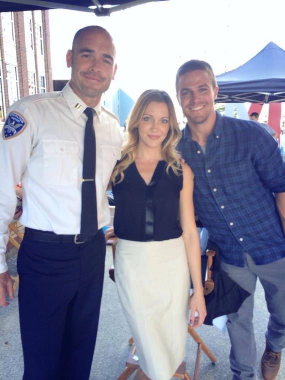Katie-Cassidy -Arrow-set-photos